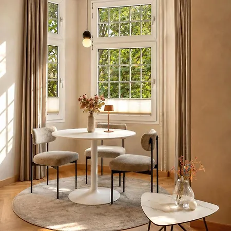 Daire Stylish Center Escape- Where Modern Elegance Meets History