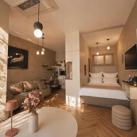 Stylish Center Escape- Where Modern Elegance Meets History Trier