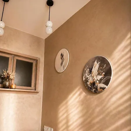 Apartment Stylish Center Escape- Where Modern Elegance Meets History *