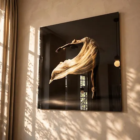 Apartment Stylish Center Escape- Where Modern Elegance Meets History