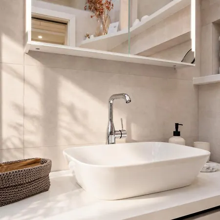 Stylish Center Escape- Where Modern Elegance Meets History Apartment