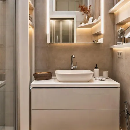 Stylish Center Escape- Where Modern Elegance Meets History Trier