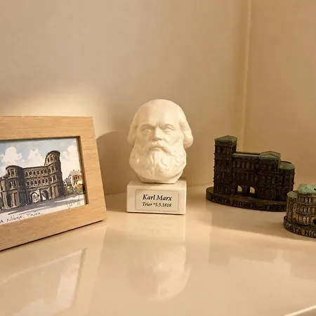Daire Stylish Center Escape- Where Modern Elegance Meets History