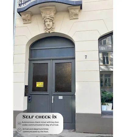 Stylish Center Escape- Where Modern Elegance Meets History Apartment Trier